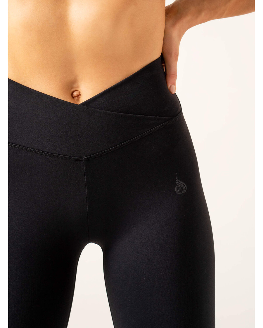 Ryderwear Momentum Cross Over Scrunch Leggings - Black